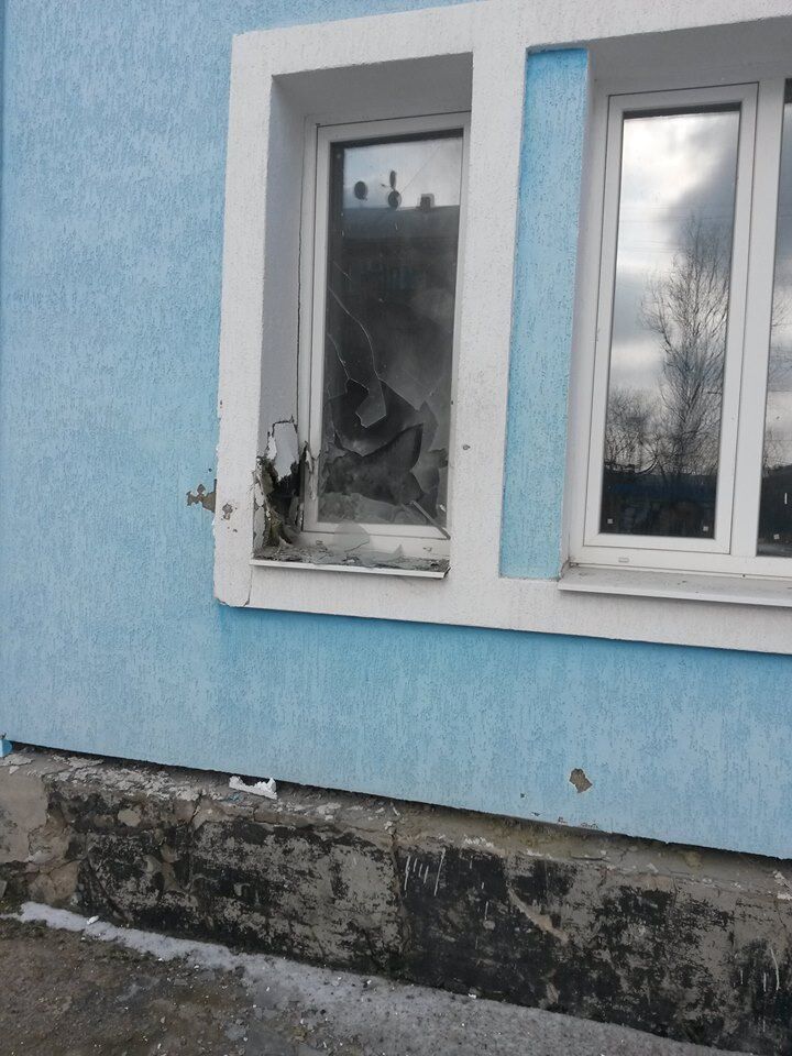 Террористы сорвали перемирие на Донбассе: фото последствий