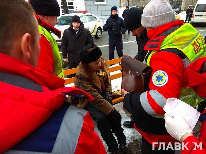 ДТП з авто поліції з кортежу Порошенка в Києві: опубліковані фото і відео з місця аварії