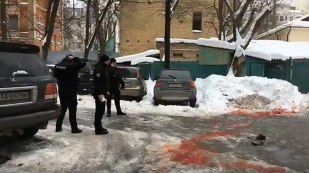 У центрі Києва сталося вбивство: з'явилися фотороботи підозрюваних