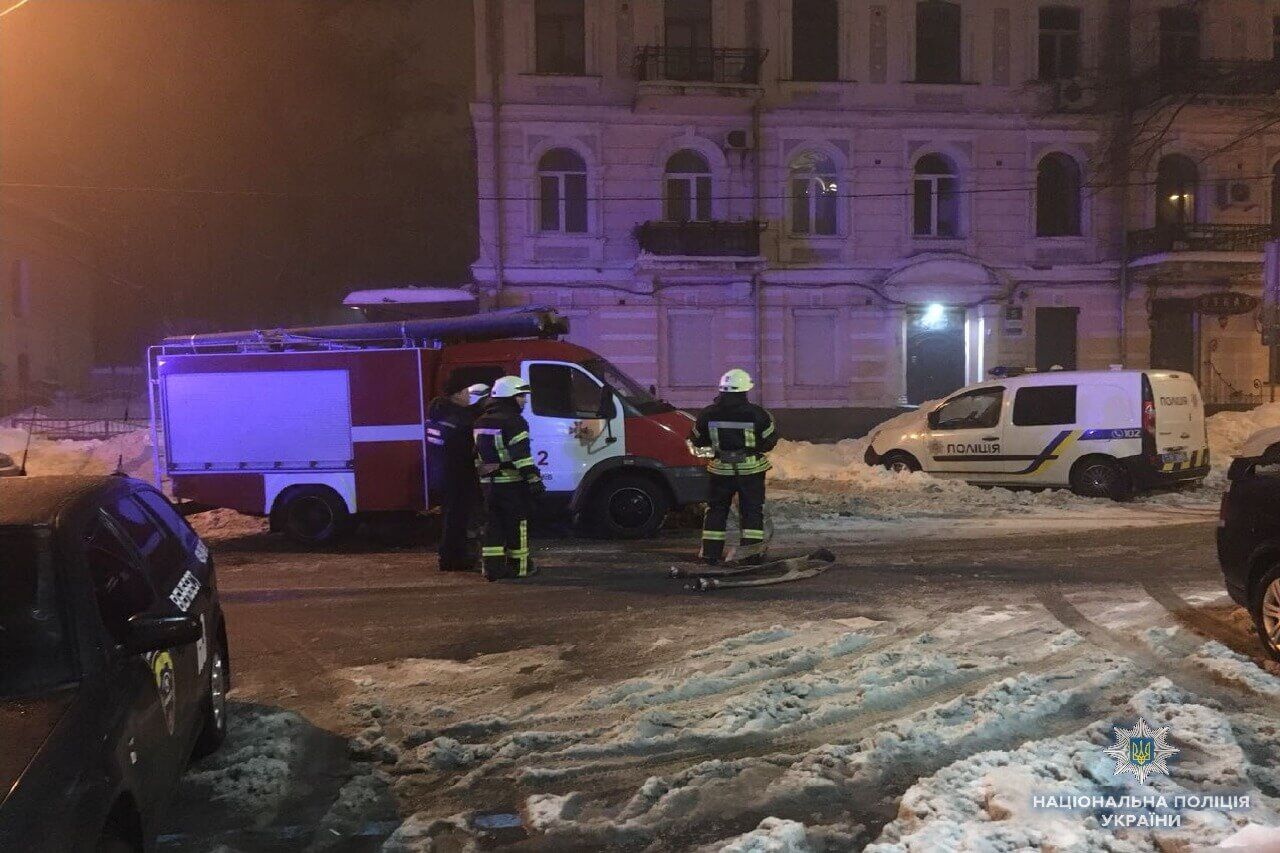 У Києві з гранатомета обстріляли ресторан: перші фото