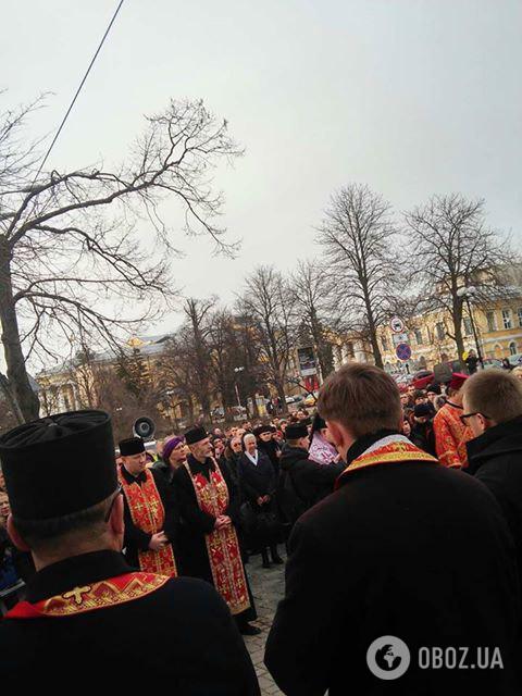 У центрі Києва влаштували хресну ходу: фото і відео