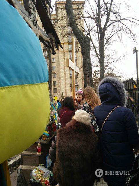 В центре Киева устроили крестный ход: фото и видео