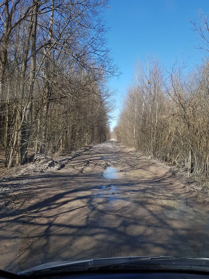 "Не доїдеш": з'явилися показові знімки стану доріг в Україні