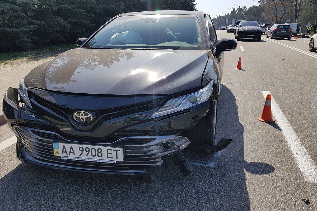 У Києві поліцейський на конфіскованому мотоциклі влаштував масштабну ДТП