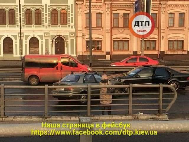 У центрі Києва п'яний водій влаштував жорстке ДТП: опубліковані фото