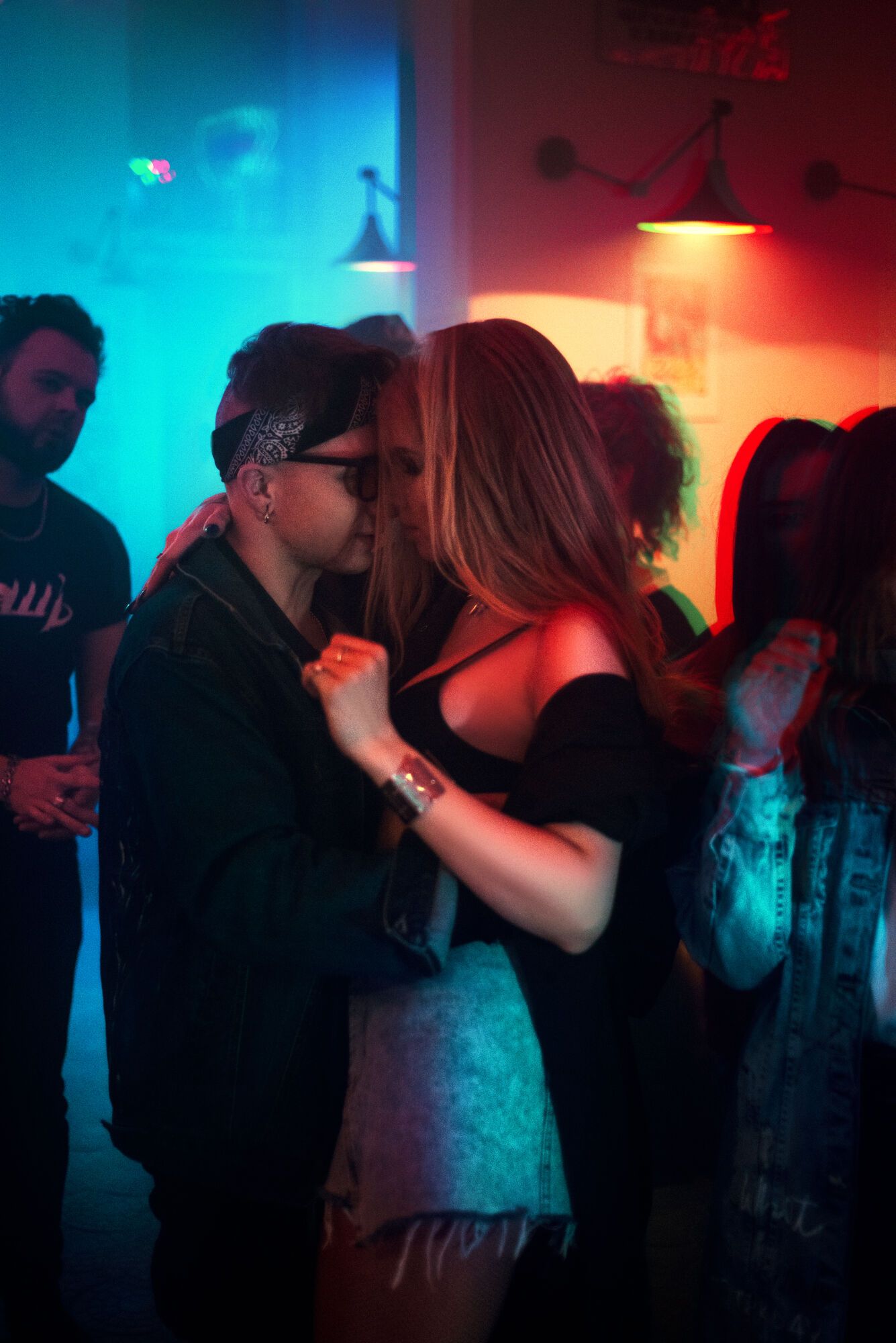 Певица LELA провела ночь с известным блогером Мартыненко