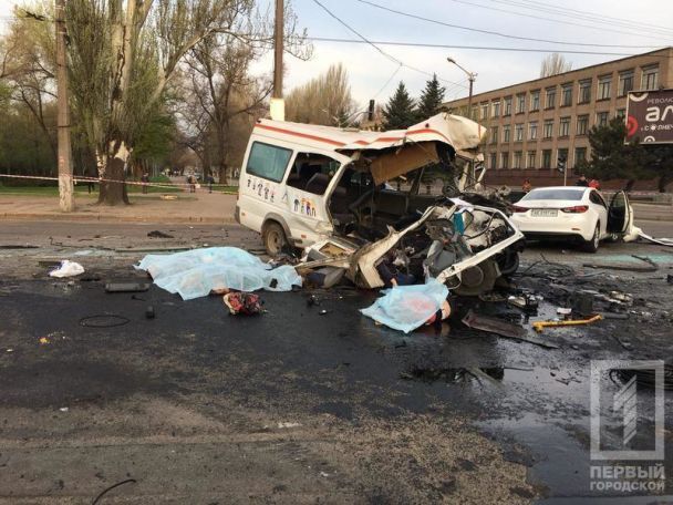 В Кривом Роге страшное ДТП с автобусом и маршруткой: восемь погибших 