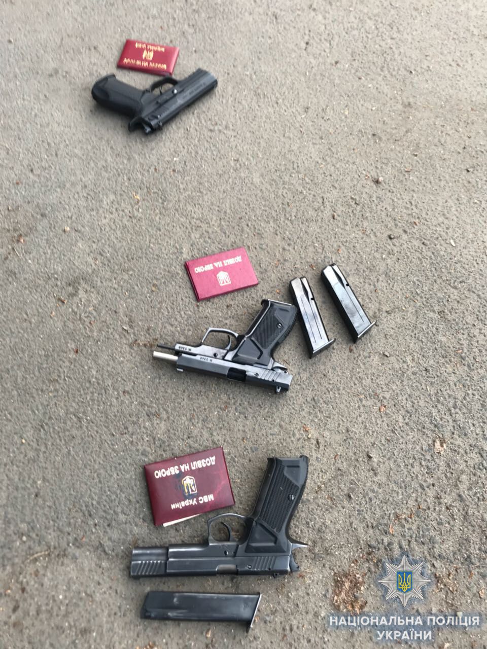 Кидали гранати: в Одесі влаштували стрілянину, є поранені