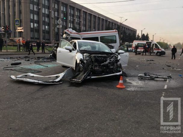 В Кривом Роге страшное ДТП с автобусом и маршруткой: восемь погибших 
