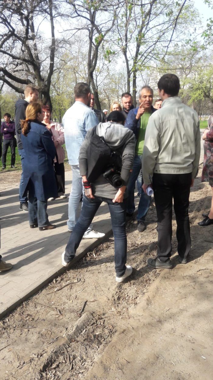 Запорожский парк стал яблоком раздора для жителей города (ФОТО)