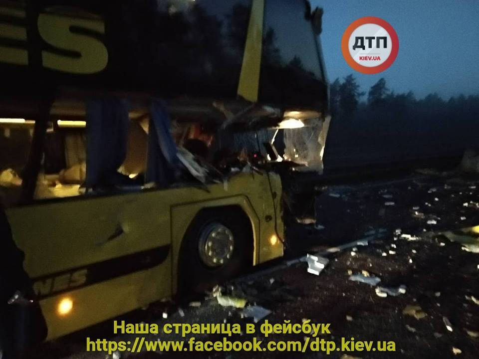 Автобус с украинцами попал в ДТП в Польше: все подробности
