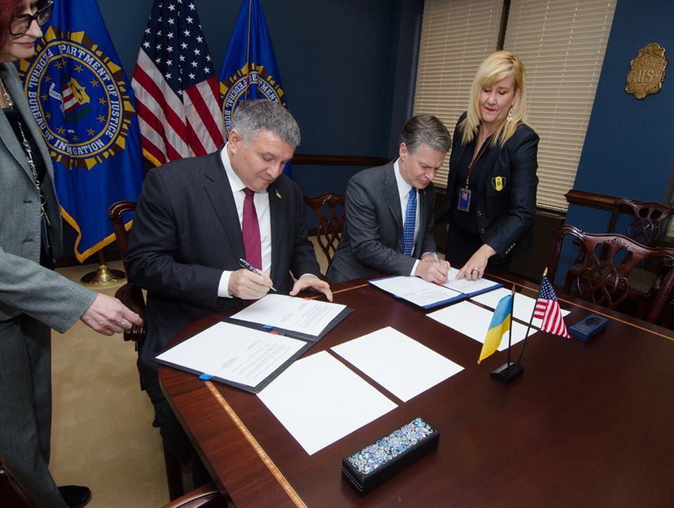 Официально: МВД Украины и ФБР будут бороться с преступностью