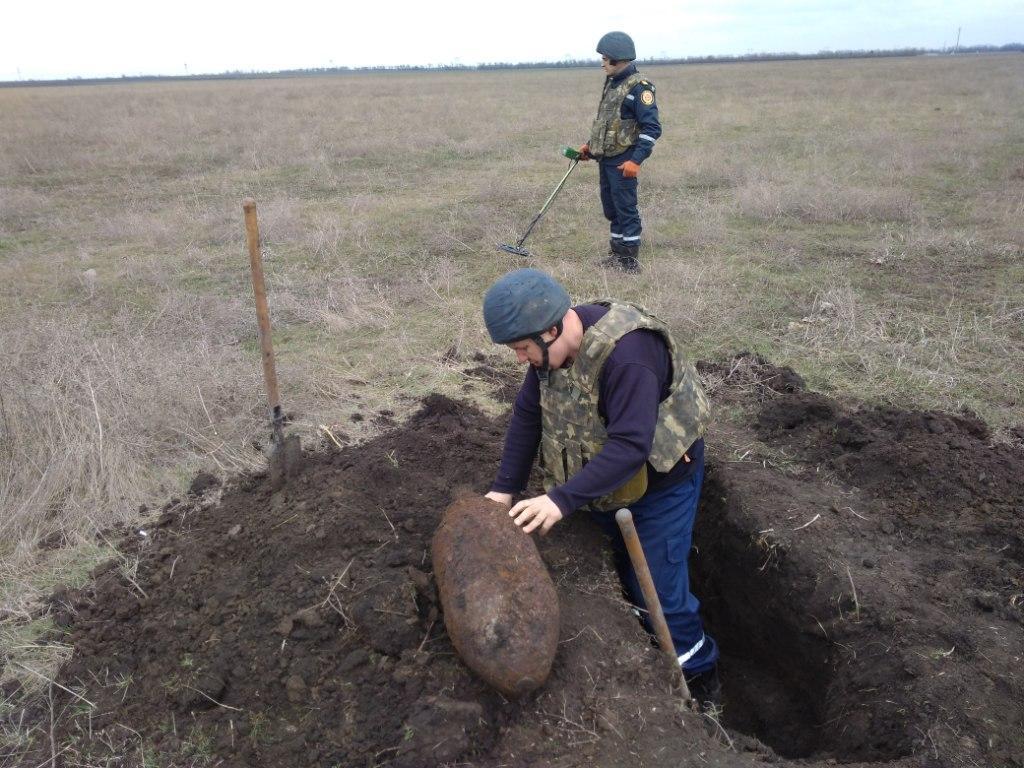 100-киллограмовую бомбу обнаружили в Запорожской области (ФОТО)