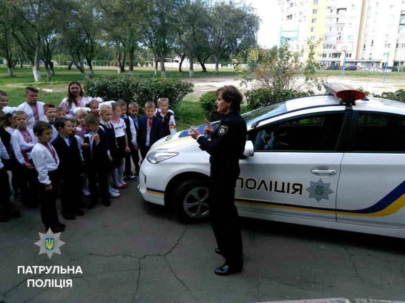 12 "школьных копов" будут работать с детьми Харькова