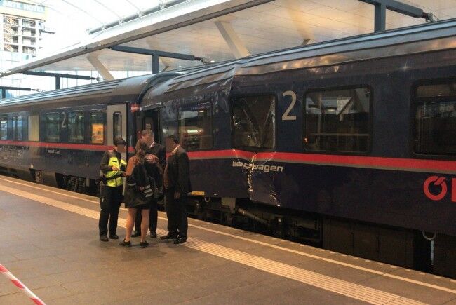 В Австрії зіткнулися два потяги: десятки постраждалих