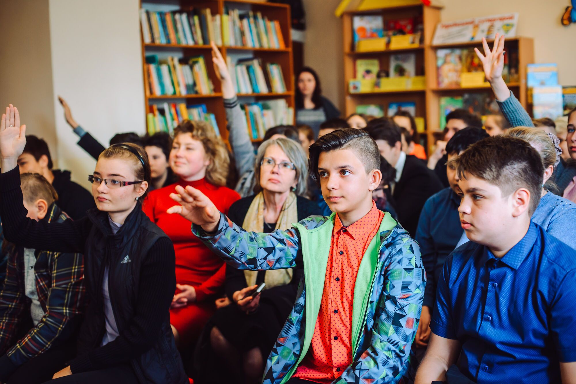 На Донбасс везут больше 1000 украиноязычных научно-популярных книг для детей