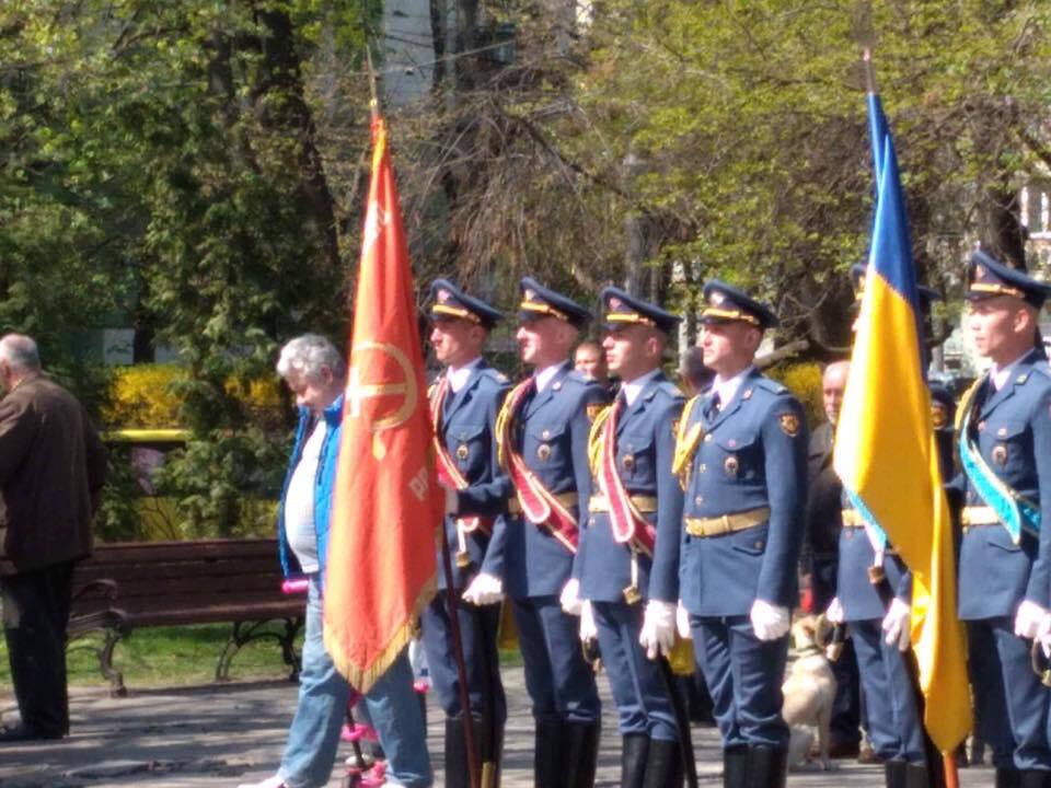 Курсанты Киева угодили в скандал с флагом СССР