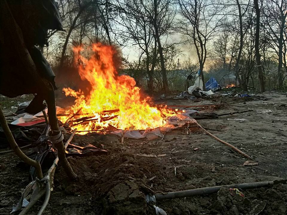 У Києві спалили табір ромів на Лисій горі
