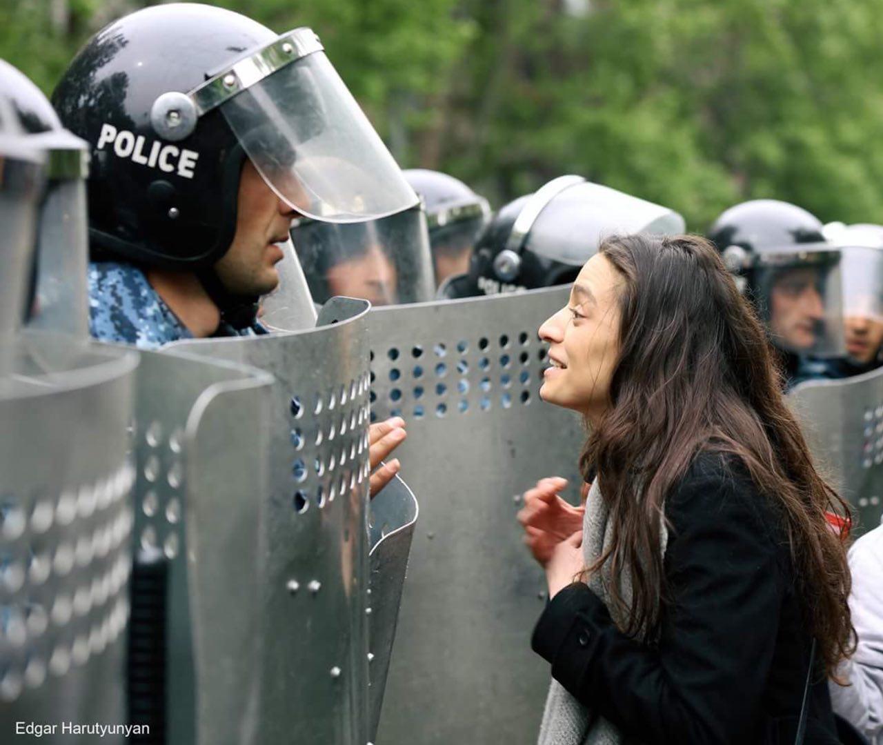 "Бархатная революция" в Ереване: начались массовые задержания