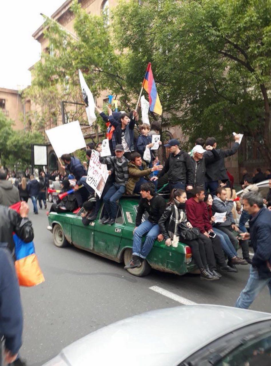 В Ереване на митинг вышли 160 тысяч человек
