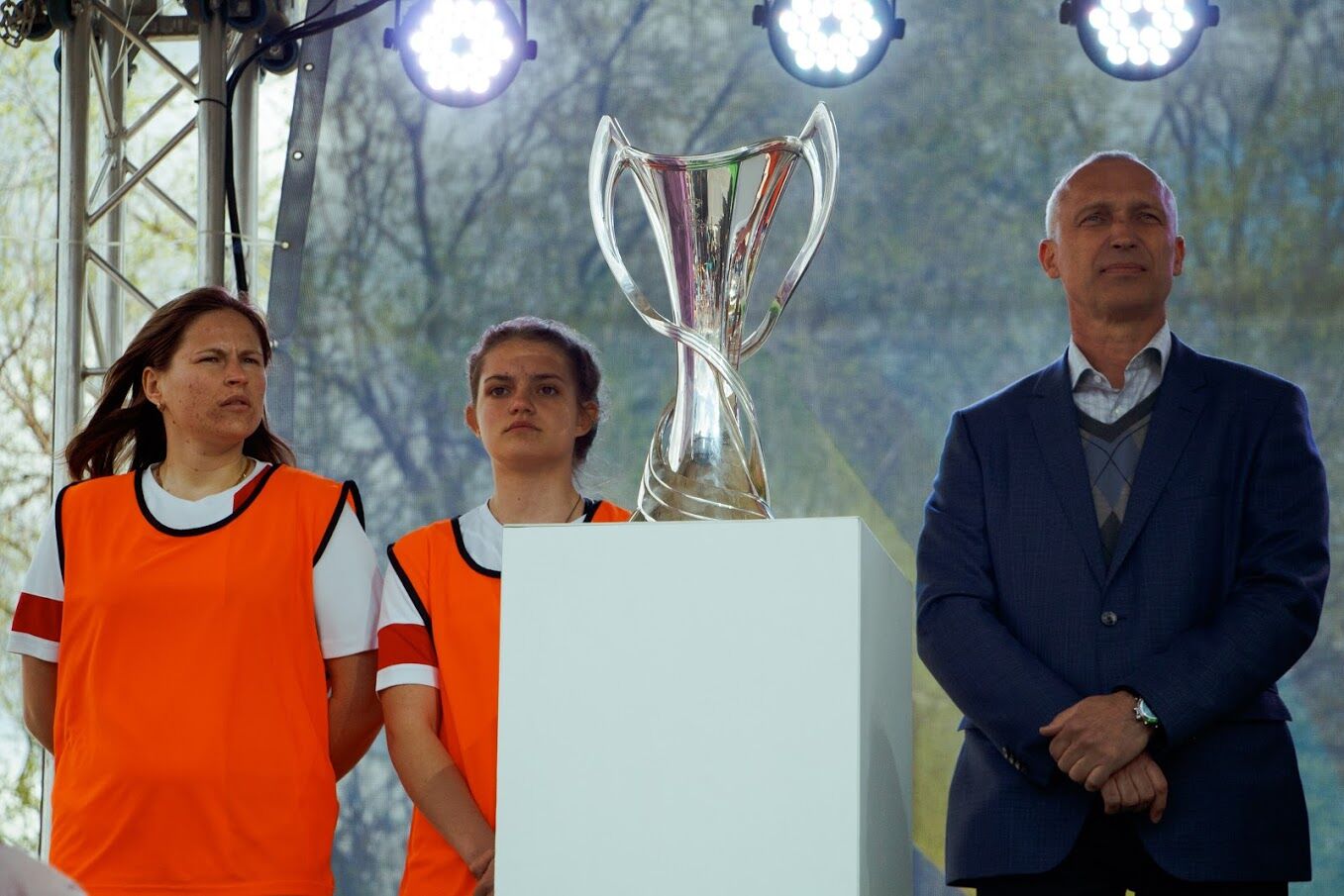 До Дніпра вперше привезли кубки Ліги чемпіонів УЄФА