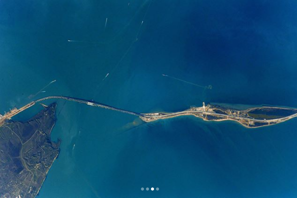 Кримський міст показали з космосу: з'явилися фото