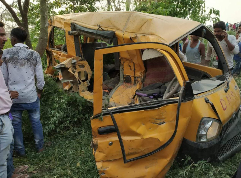 В Індії потяг протаранив шкільний автобус: загинули 13 дітей