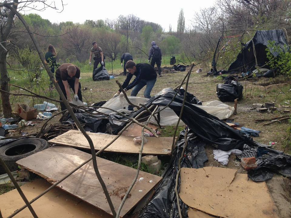 Табір ромів після погрому