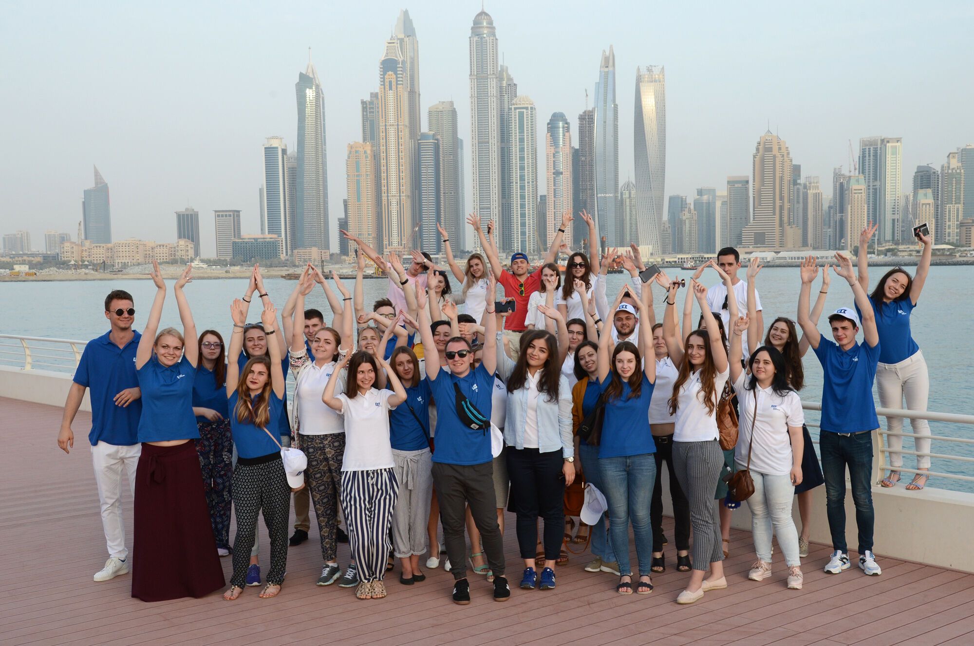 "Мама, я в Дубае!" Лучшие студенты Украины посетили город будущего