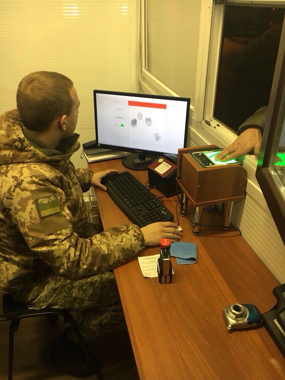 Отпечатки на границе: как работает биометрический контроль в Украине