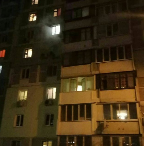 У Києві чоловік підпалив квартиру та стрибнув із 13 поверху