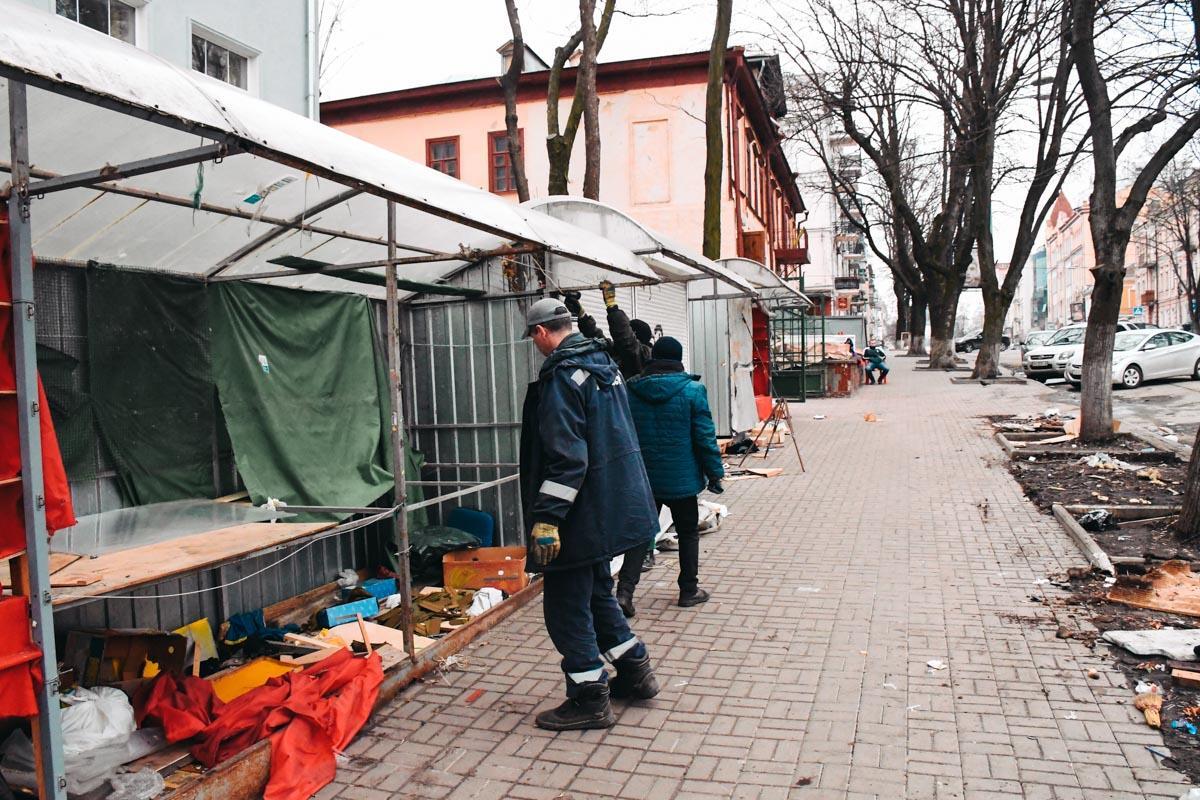 Расчистили клоаку: на Андреевском спуске в Киеве разогнали всех торгашей 