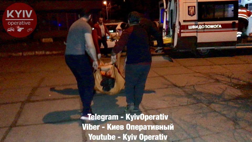 Дрались 10 человек: в Киеве массовая бойня закончилась резней. Опубликовано фото и видео