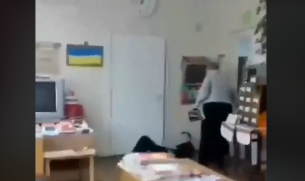 "Ему больно..." В школе Киева разгорелся новый скандал с учительницей