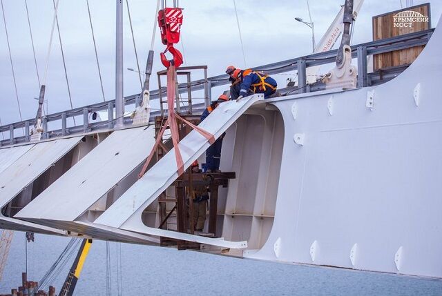 Будівництво Кримського моста: опубліковані свіжі фото