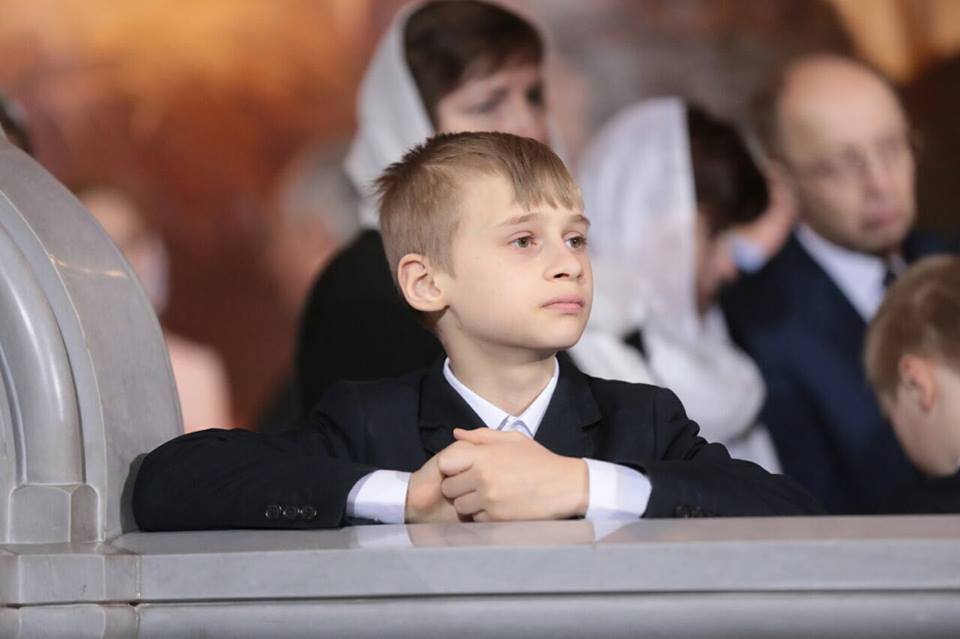 На пасхальной службе увидели "маленького Путина"