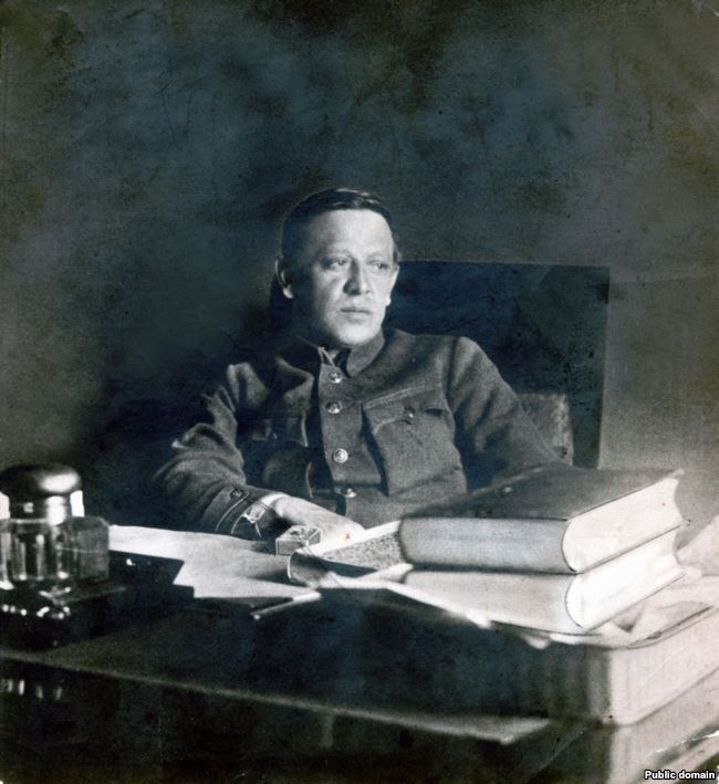 Головний отаман армії УНР (з листопада 1918 року), голова Директорії УНР (9 травня 1919 – 10 листопада 1920)