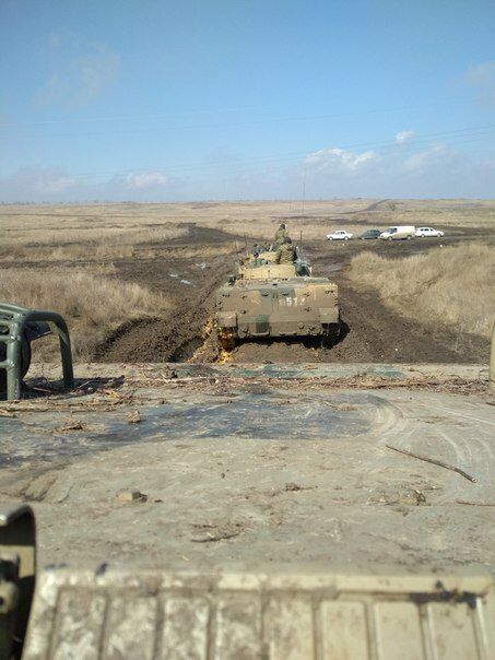 Озброєні до зубів путінські вояки підходять до кордону з Україною: фото