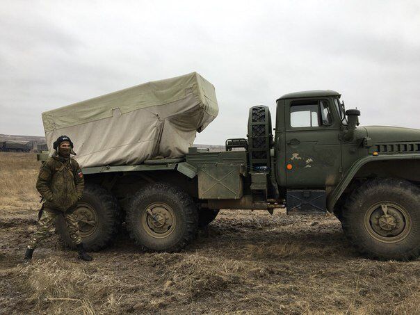 Військова техніка і солдати Путіна підібралися до України: з'явилися фото