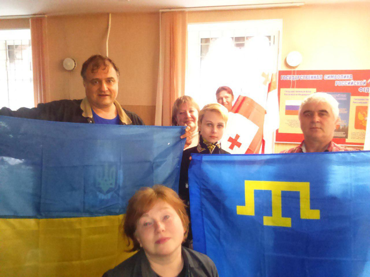 У Пітері затримали учасників протесту з прапором України