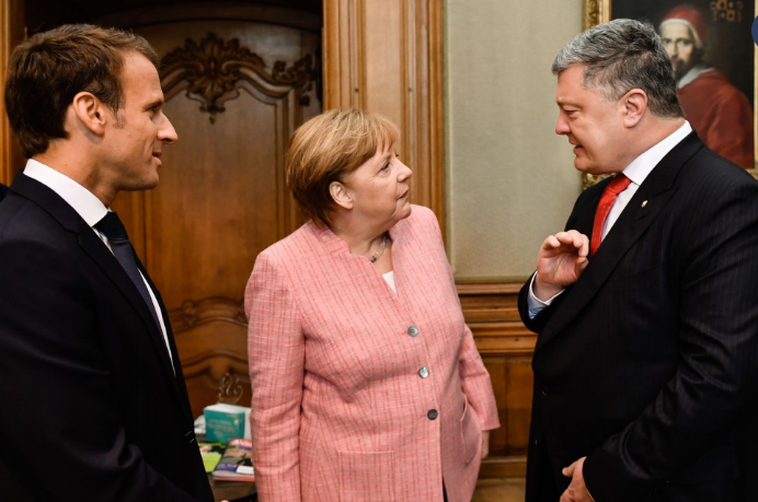 Порошенко, Меркель и Макрон