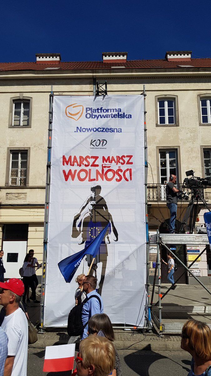 У столиці Польщі пройшли масові протести: подробиці та фото