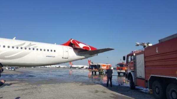 Срезал крылом: столкновение самолетов в Стамбуле попало на видео