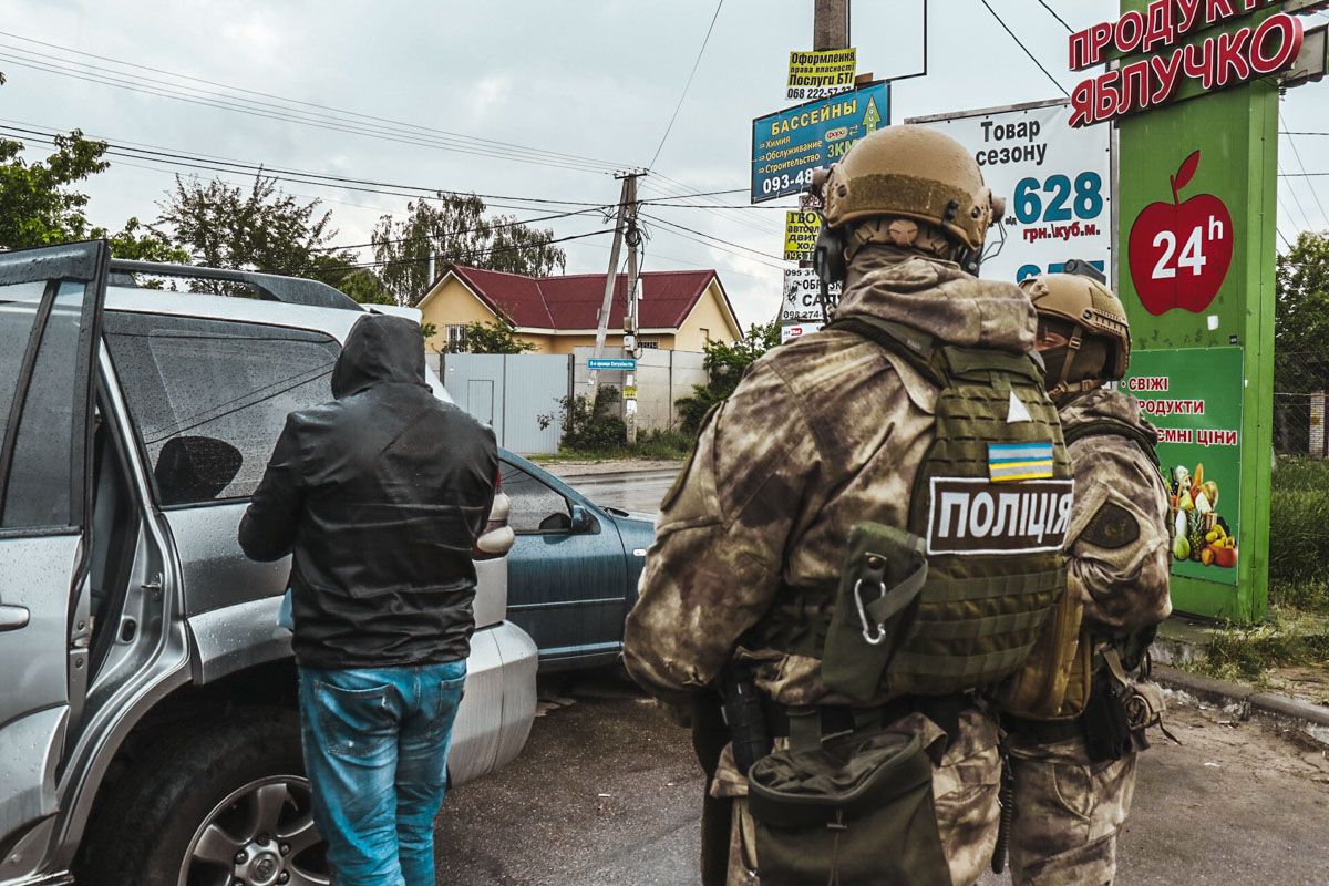 Выносили деньги и драгоценности: в Киеве по горячим следам задержали банду "домушников"