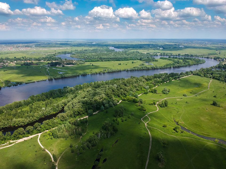 Зелений острів у центрі Києва: неймовірні фото з висоти пташиного польоту