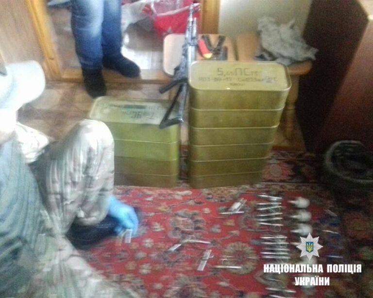 Оружие обнаружили в одном из домовладений Прикарпатья