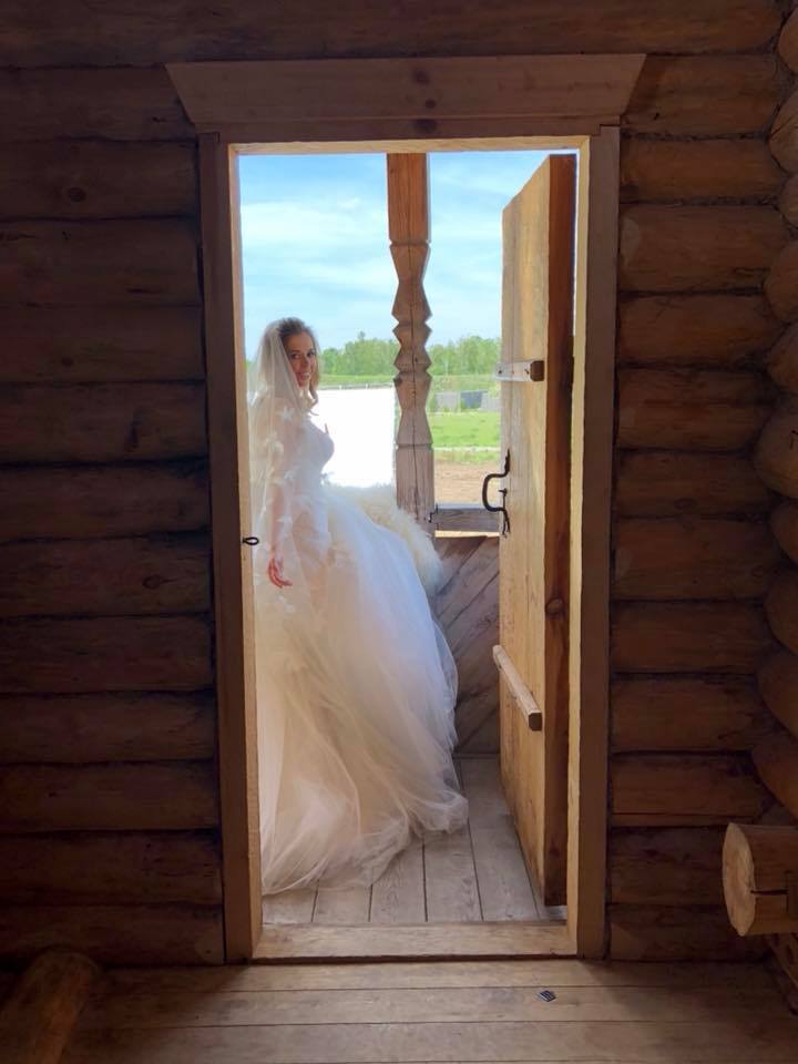 Ведущая М1 Мила Еремеева вышла замуж?