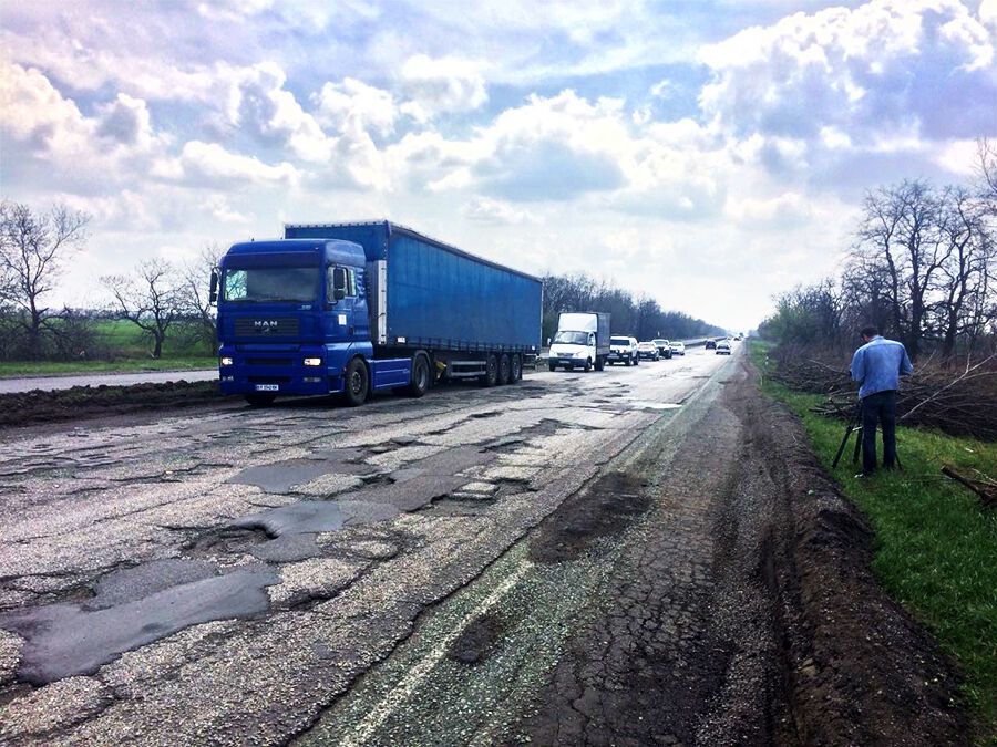 На Дніпропетровщині безслідно зникли 600 млн, які було виділено на дороги