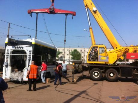 С кондиционером и Wi-Fi: в Киеве испытали новый трамвай 