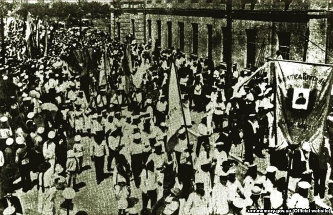 Манифестация украинских моряков в Севастополе, апрель 1918 г.